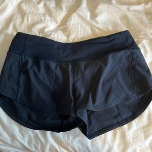 Lululemon speed up low rise 2.5” shorts, size 4 in navy